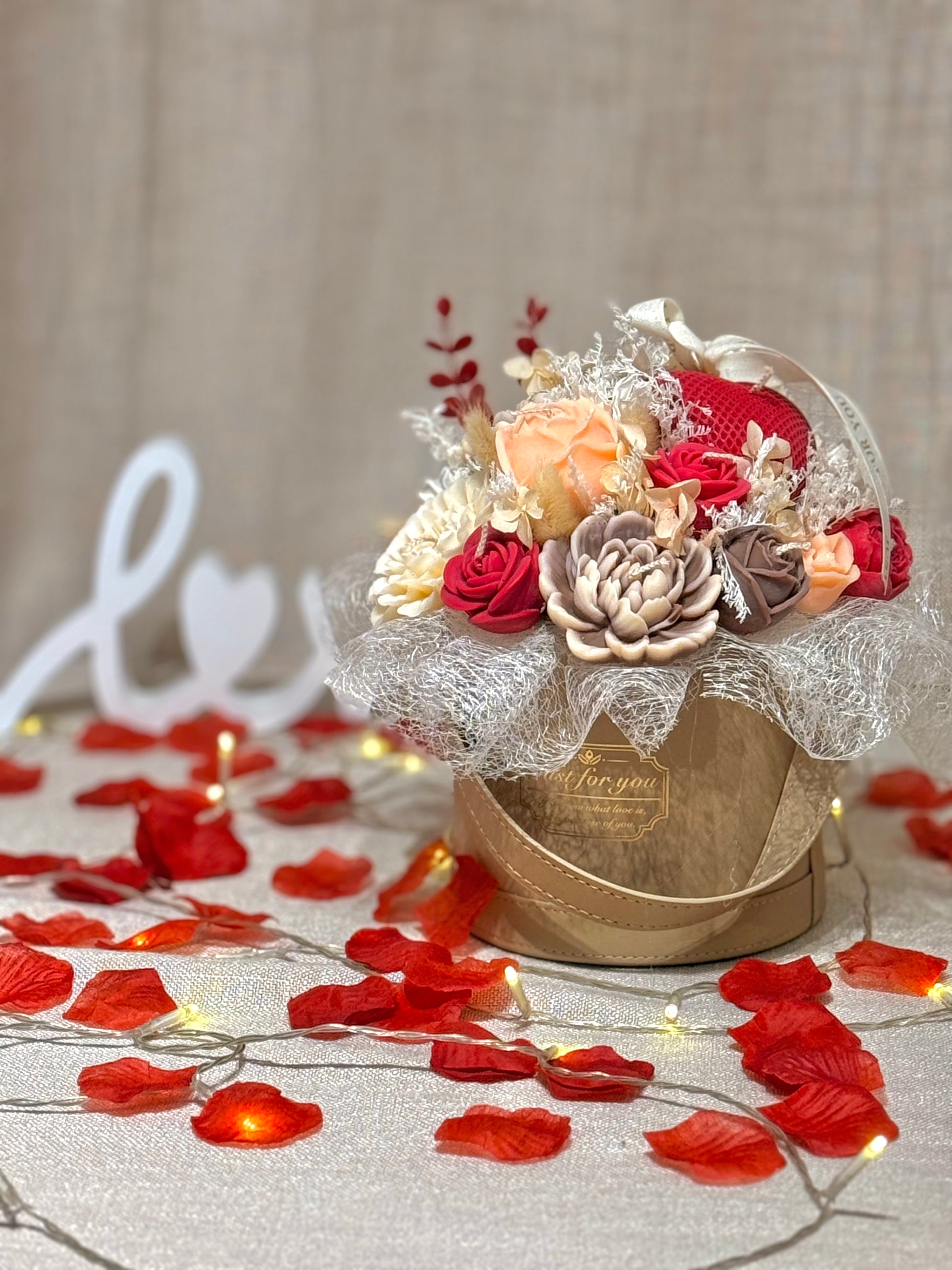 Bouquet spécial Saint-Valentin beige